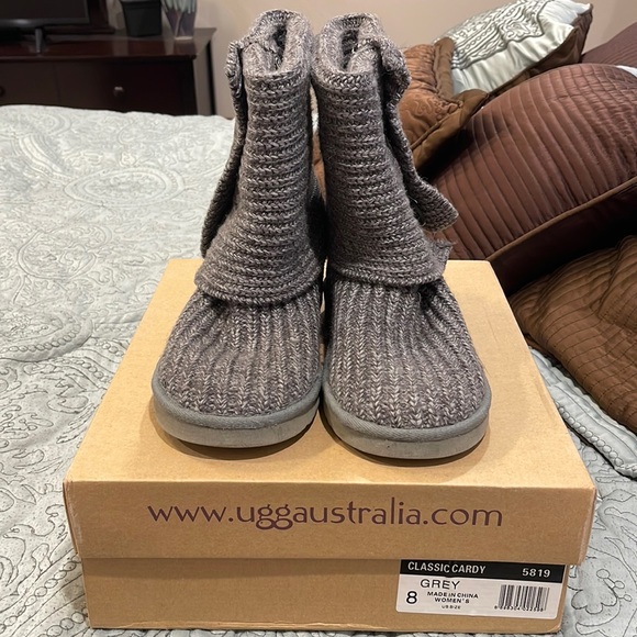 UGG Shoes - Sweater UGG boots